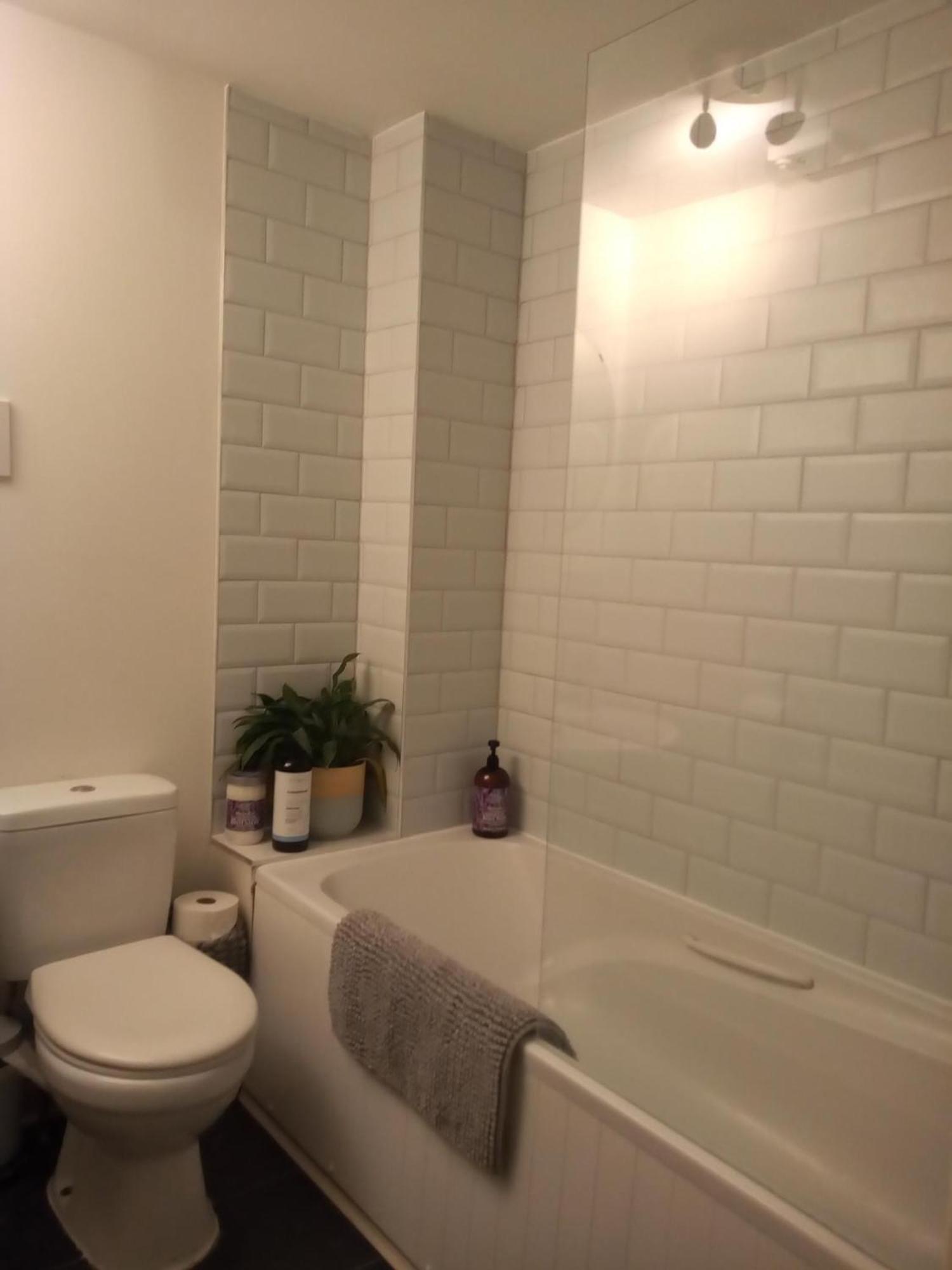 The Eaves, Glastonbury High Street 2 Bed 2 Bathroom Apartment Екстериор снимка